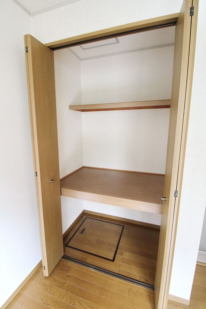 収納　同物件別部屋写真