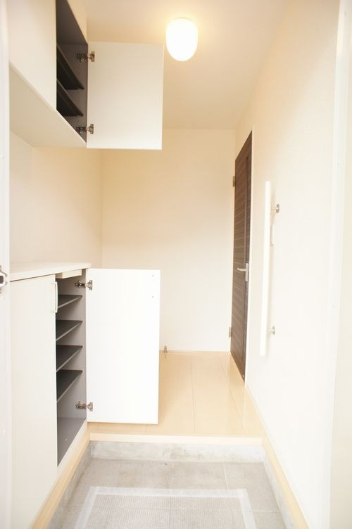 玄関　図面と現状に相違がある場合には現状を優先