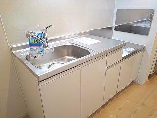 キッチン　コンパクトなキッチンで掃除もラクラク
