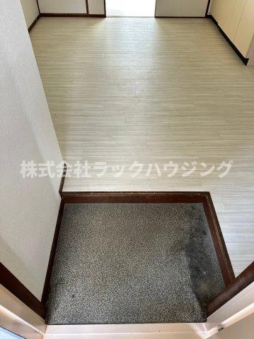 玄関　【お部屋さがしはラックハウジングにお問合せ下さいませ♪】