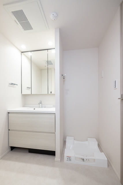 洗面設備　※写真は同タイプ住戸です。