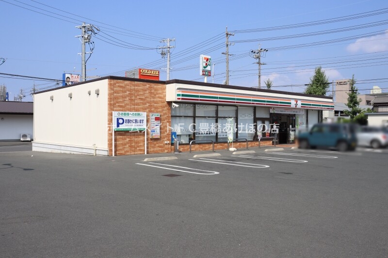 コンビニ　セブンイレブン豊川千歳３丁目店（コンビニ）まで222m