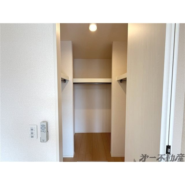 収納　ウォークインクローゼット