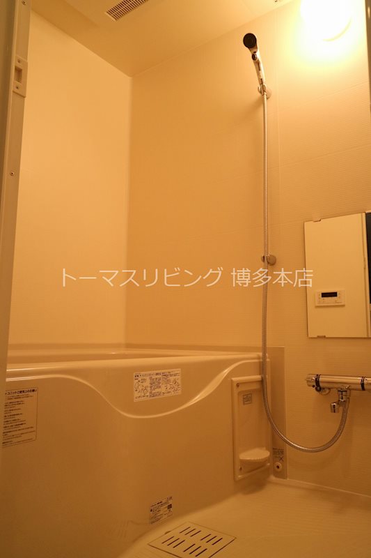 バス・シャワールーム　フロアによりカラーが異なります。