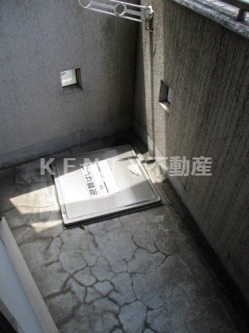 バルコニー　陽当たり良好なバルコニーです
