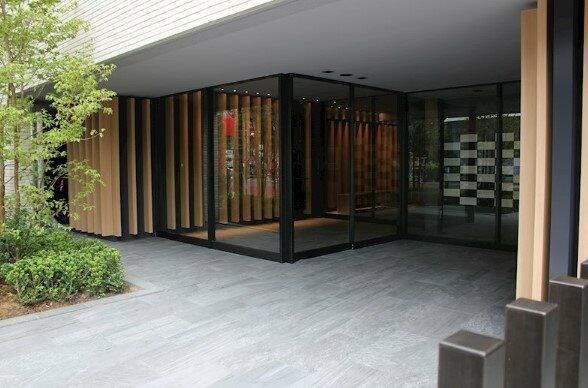 エントランス　建物の内部です