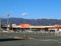 スーパー　ザ・ビック山梨中央店（スーパー）まで852m