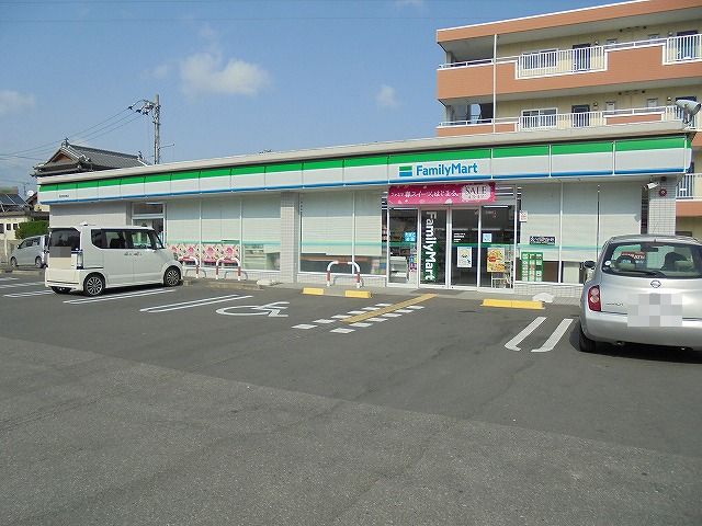 コンビニ　ファミリーマート 高知神田東町（コンビニ）まで465m