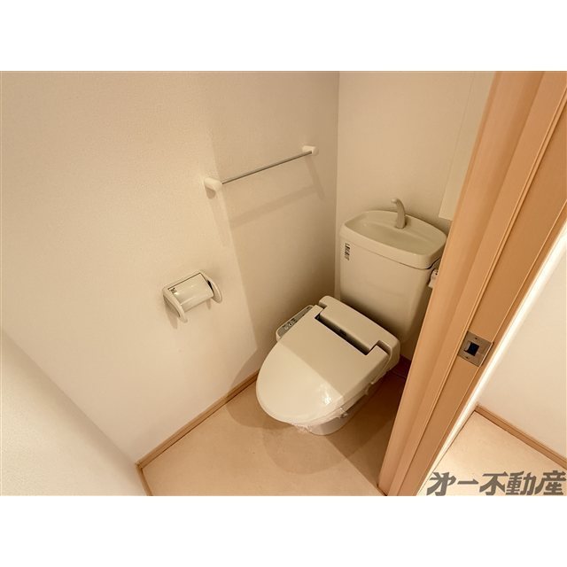 トイレ　温水洗浄暖房便座