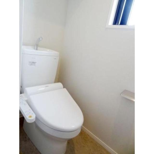 トイレ　※写真は同タイプ住戸です。