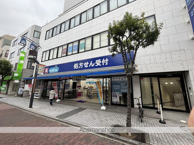 ドラックストア　ウエルシア亀有駅前店（ドラッグストア）まで122m