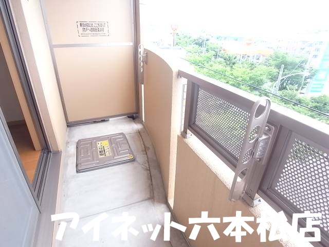バルコニー　お洗濯物たくさん干せます。
