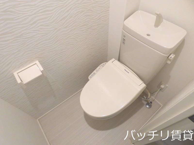 トイレ　画像は同型タイプの為、現状を優先致します。