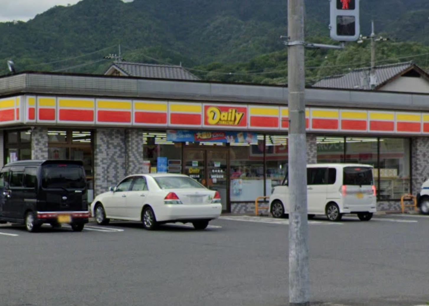 コンビニ　デイリーヤマザキ 可部三入店（コンビニ）まで1355m