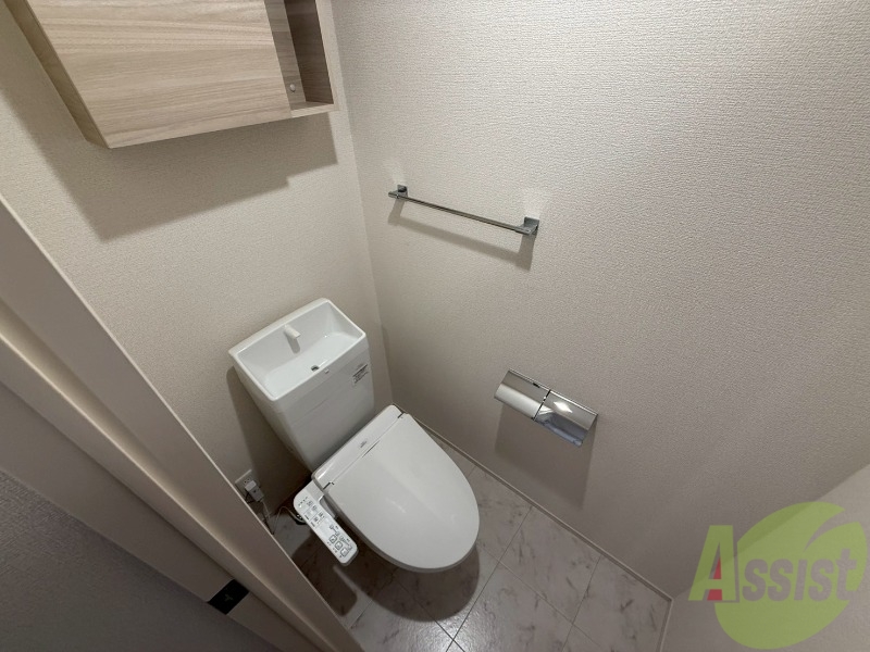 トイレ　ウォシュレット機能がついたトイレです。安心して使用できますね
