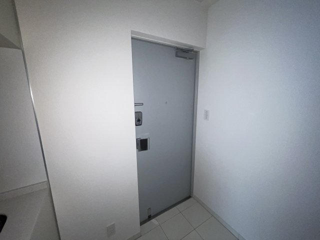 玄関　※同タイプ別室参考写真です。
