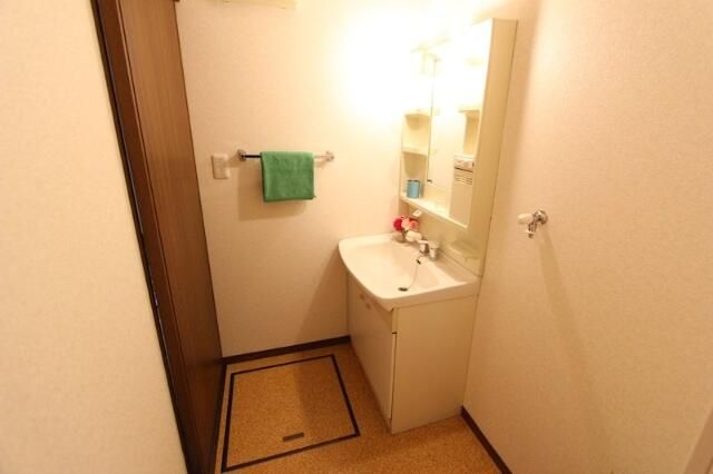 洗面設備　※I号室募集時の写真です。