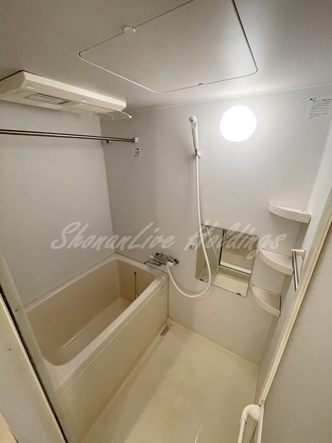 バス・シャワールーム　同物件反転タイプ