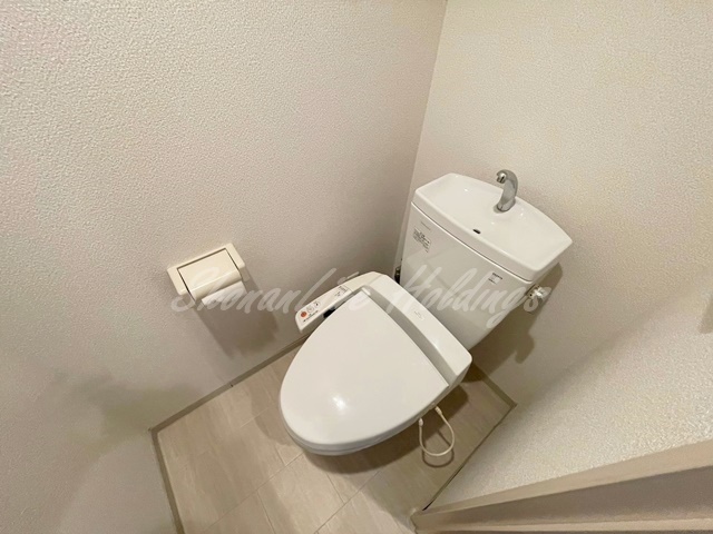 トイレ　同物件反転タイプ