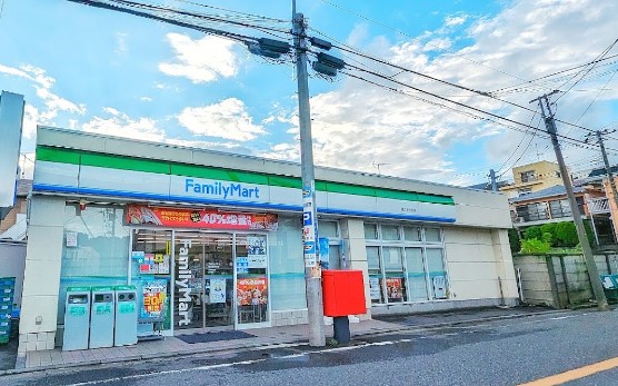 コンビニ　ファミリーマート 横浜釜台町店（コンビニ）まで987m