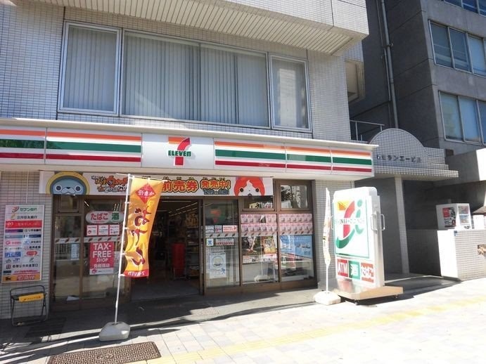 コンビニ　セブンイレブン新宿大久保1丁目店（コンビニ）まで60m