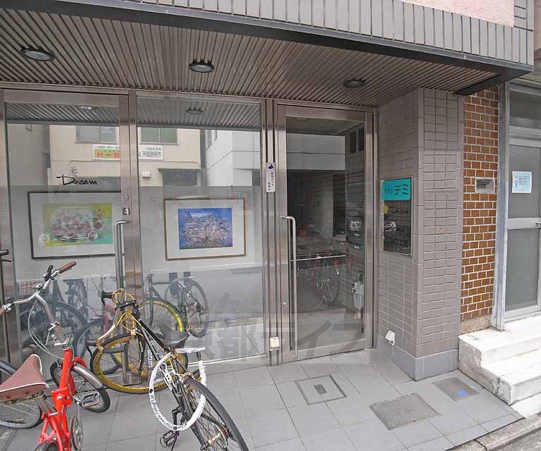 その他共有部分　建物入り口です