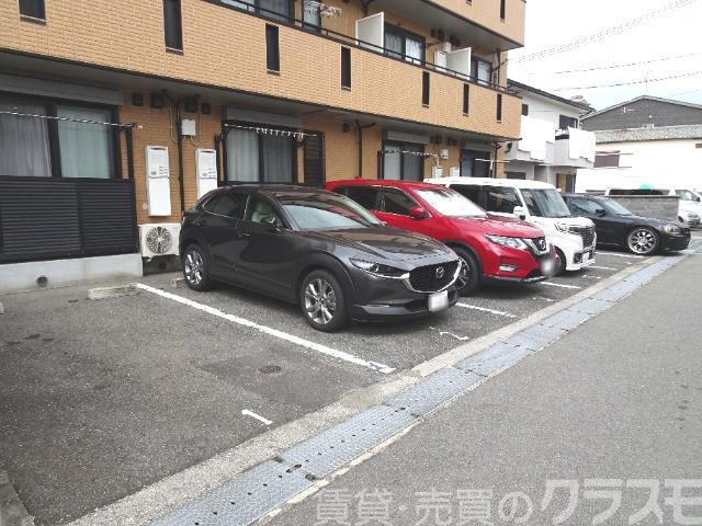 駐車場　敷地内駐車場