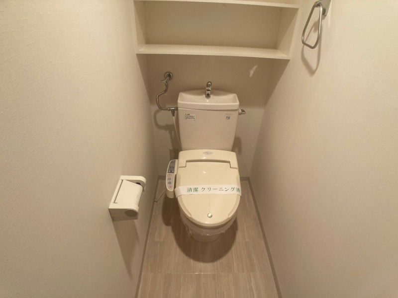 トイレ　トイレです。ウォシュレット付を探している方、おすすめです。