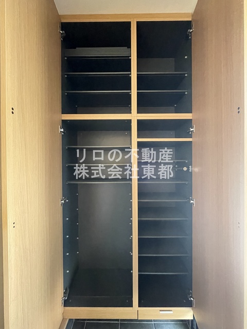 玄関　下駄箱付なので、玄関はいつでもスッキリ片付きますね☆