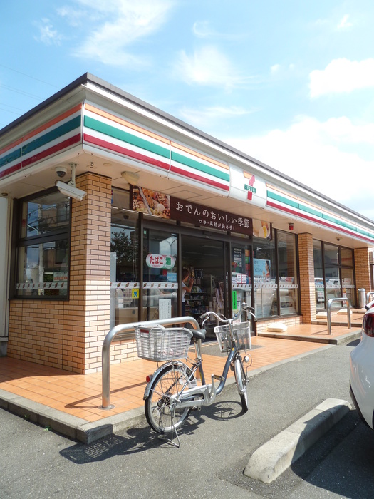 コンビニ　セブンイレブン（コンビニ）まで420m