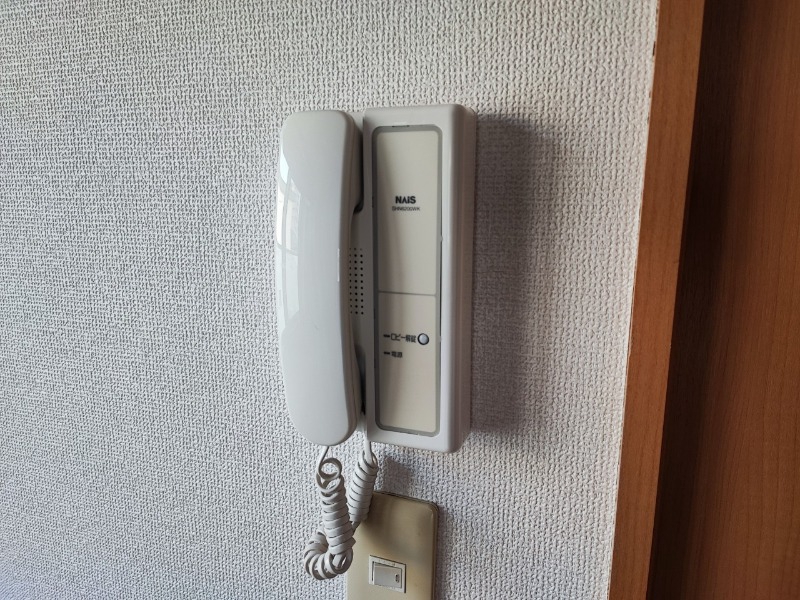 セキュリティ　インターホンは通話ができるので急な訪問があっても安心です。