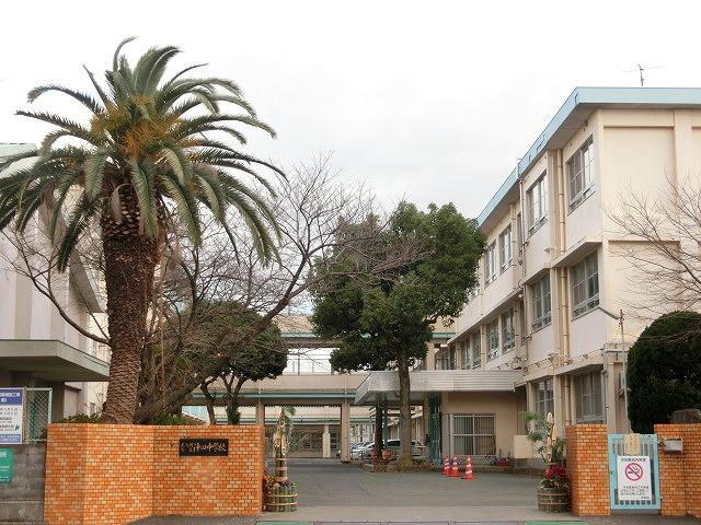 中学校　沖田中学校（中学校）まで190m
