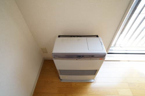 その他設備　灯油FFストーブ