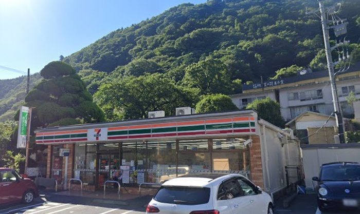 コンビニ　セブンイレブン 箱根湯本店（コンビニ）まで41m