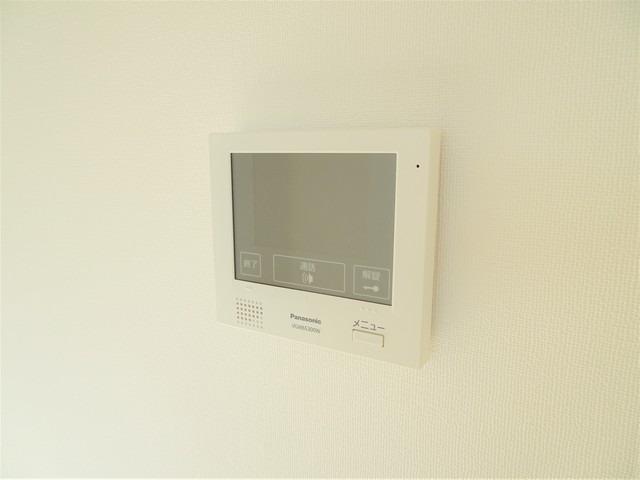 セキュリティ　来訪者の姿を確認できるＴＶモニター付インターホン設置済です！