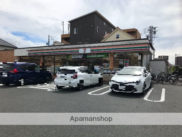 コンビニ　セブンイレブン（コンビニ）まで517m