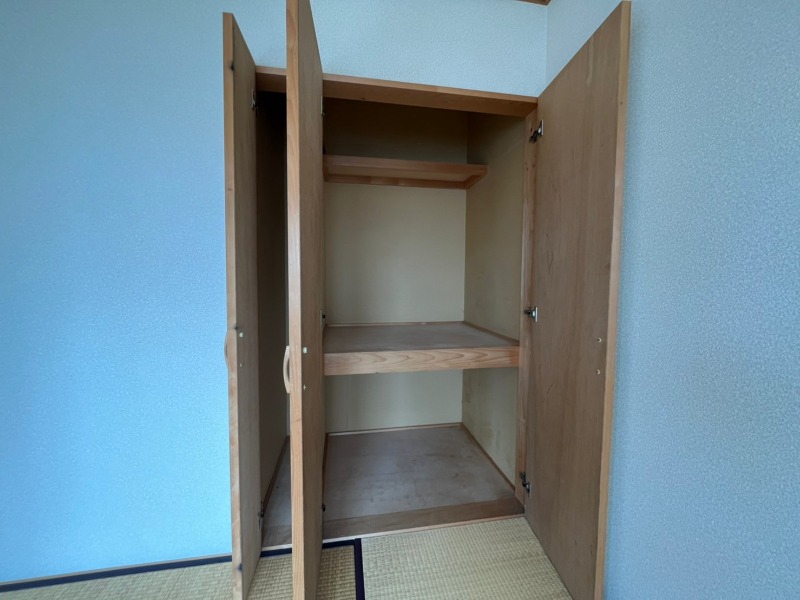 収納　寝室の収納です。部屋がすっきり片付きます。