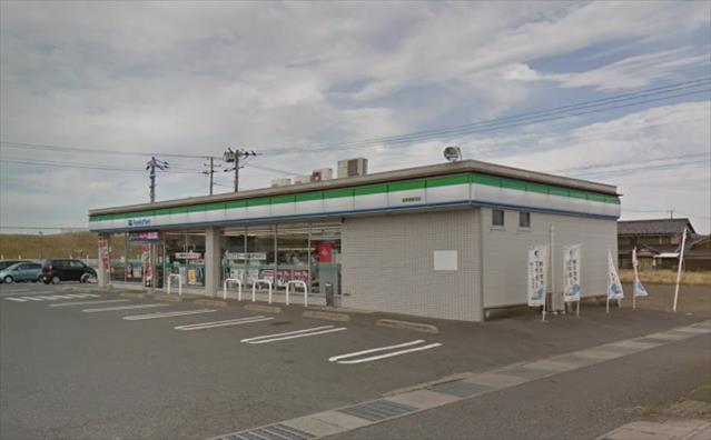 コンビニ　ファミリーマート（コンビニ）まで293m