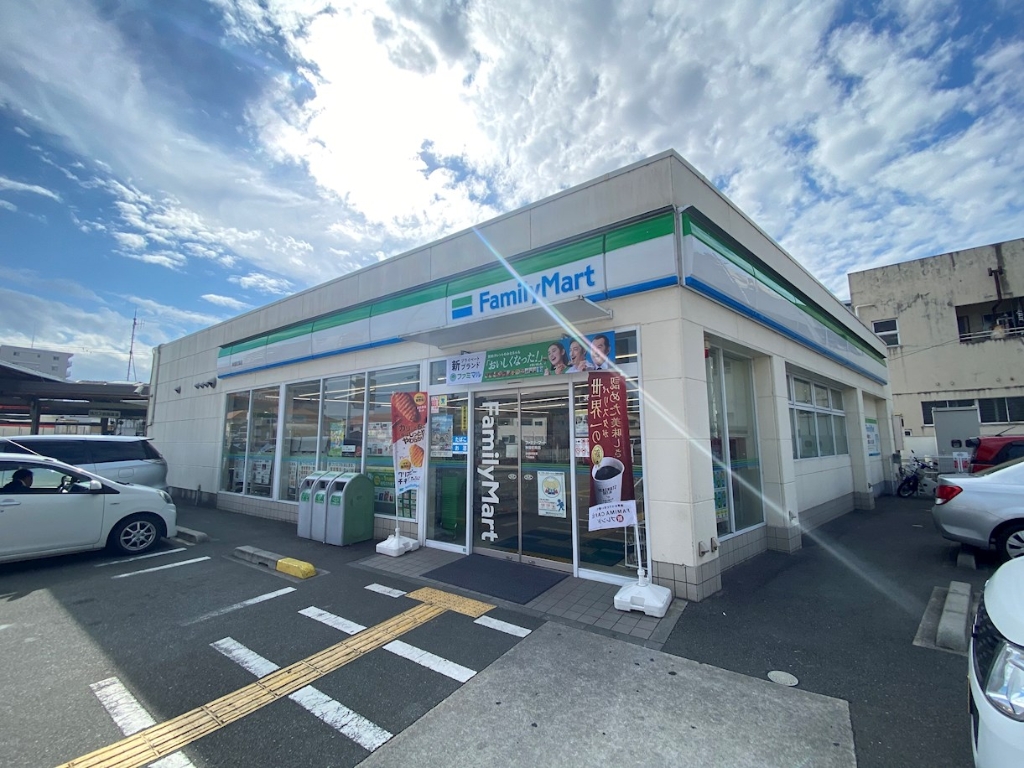 コンビニ　ファミリーマート 神屋町南店（コンビニ）まで435m
