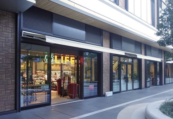 スーパー　ライフ勝どきミッド店（スーパー）まで611m