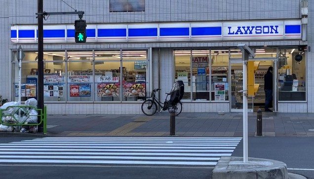 コンビニ　ローソン勝どき四丁目店（コンビニ）まで375m