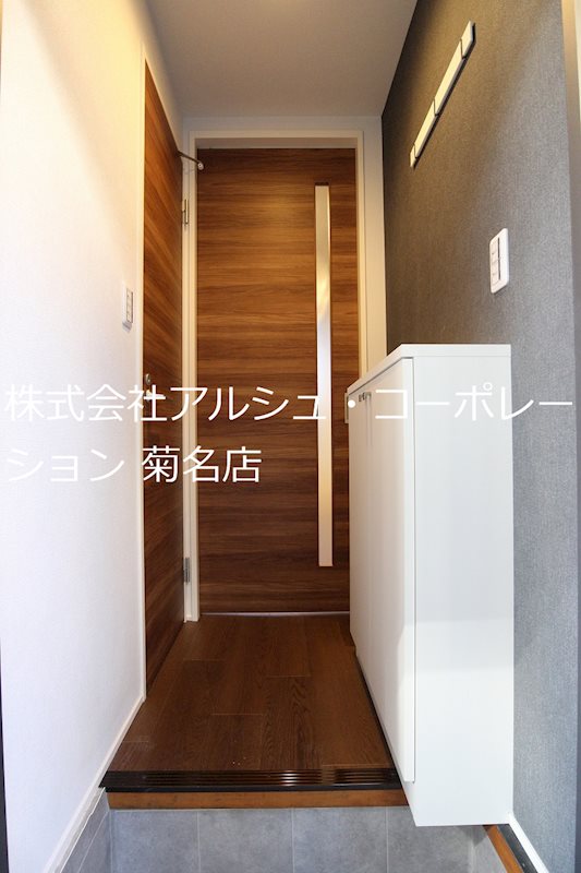 玄関　大型のシューズボックス＆フック標準☆
