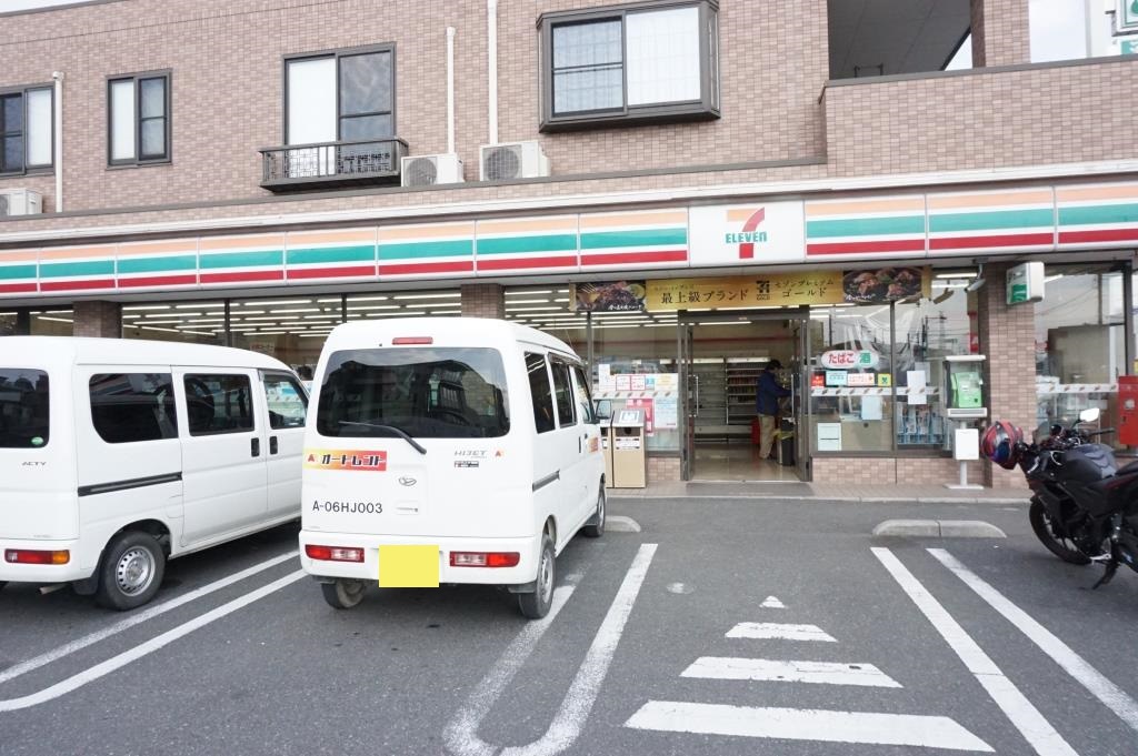 コンビニ　セブンイレブン 鳩ケ谷里店（コンビニ）まで354m