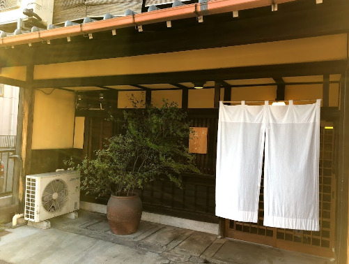 飲食店　右江田（飲食店）まで383m