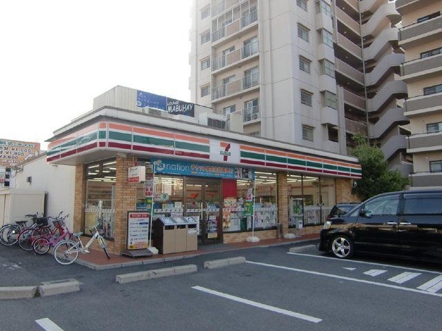 コンビニ　セブンイレブン 泉大津駅南店（コンビニ）まで667m