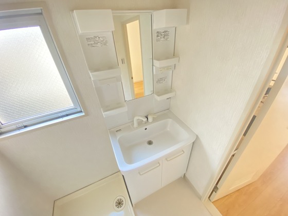 洗面設備　※別号室の写真です。