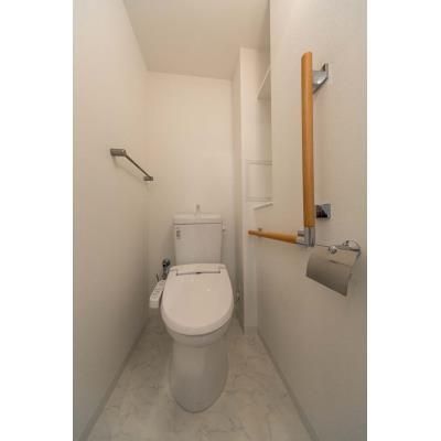 都営大江戸線 牛込柳町駅 徒歩5分 12階建 築14年のトイレ写真