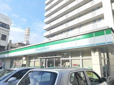 コンビニ　ファミリーマート久米西武門店（コンビニ）まで96m