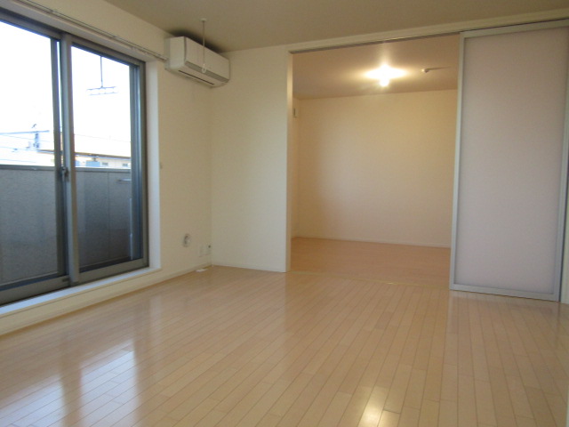 居室・リビング　※別部屋参考写真