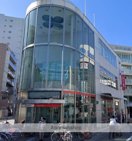 銀行　（株）三菱ＵＦＪ銀行／塚口支店（銀行）まで298m